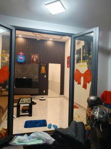 NHà DT 110M2, 4,8x23, Giá: 5,6 tỉ. Hẻm xe hơi lớn sát Vinhome Đường Lê Văn Việt